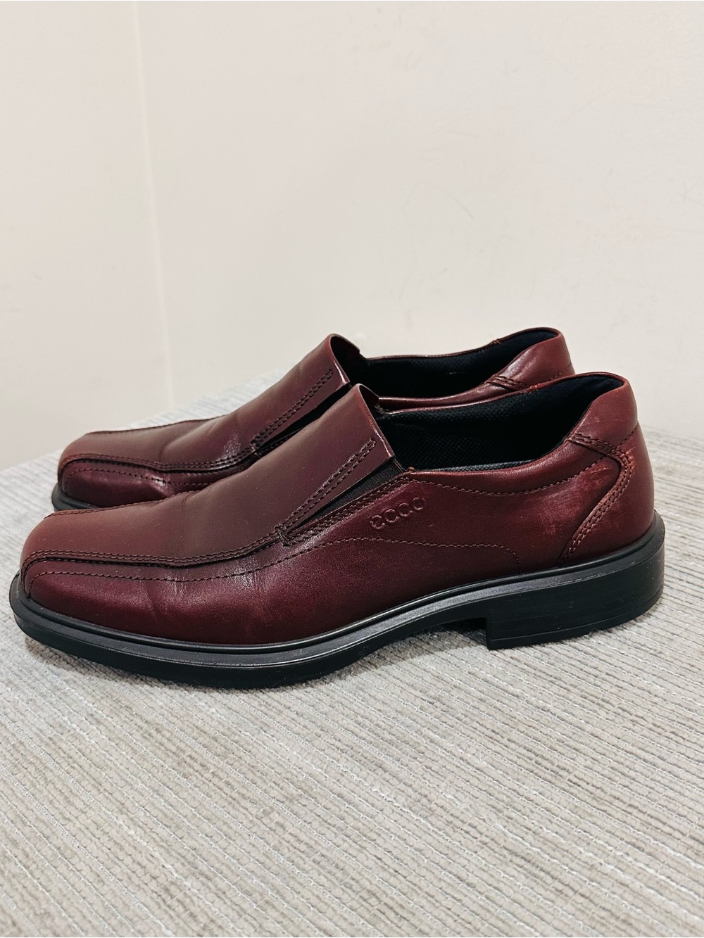 ECCO Helsinki Men Slip On Loafers Brown Leather Dress Shoes Size 43 US 9 9.5